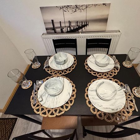 Appartamento Contractor Haven- 3Bdr Crew House, Free Parking, Fast Wifi & Private Garden Nottingham Esterno foto