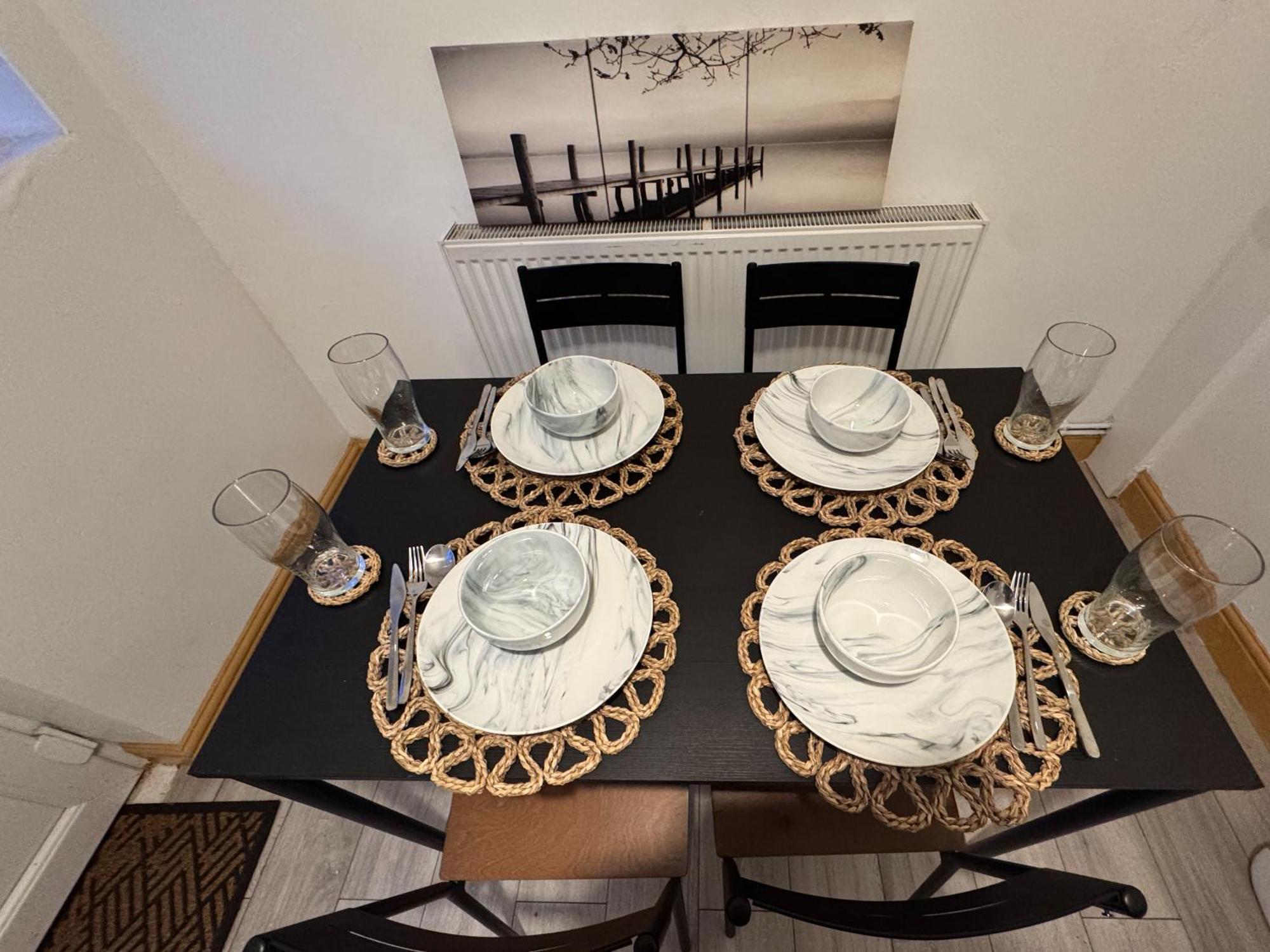 Appartamento Contractor Haven- 3Bdr Crew House, Free Parking, Fast Wifi & Private Garden Nottingham Esterno foto